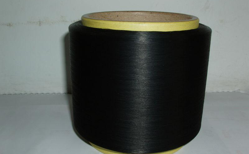 导电纤维中可以使用超导电炭黑